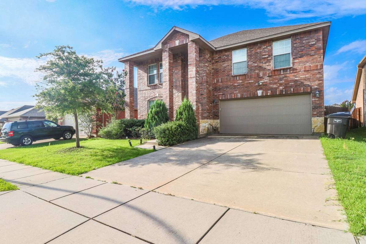 House for rent at 2324 Cavalry Dr, Fort Worth, TX 76177
