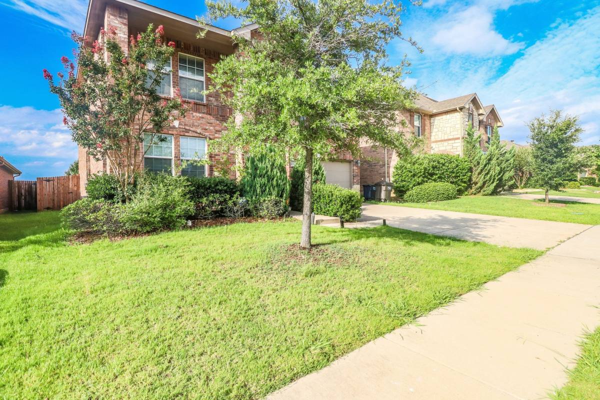 House for rent at 2324 Cavalry Dr, Fort Worth, TX 76177
