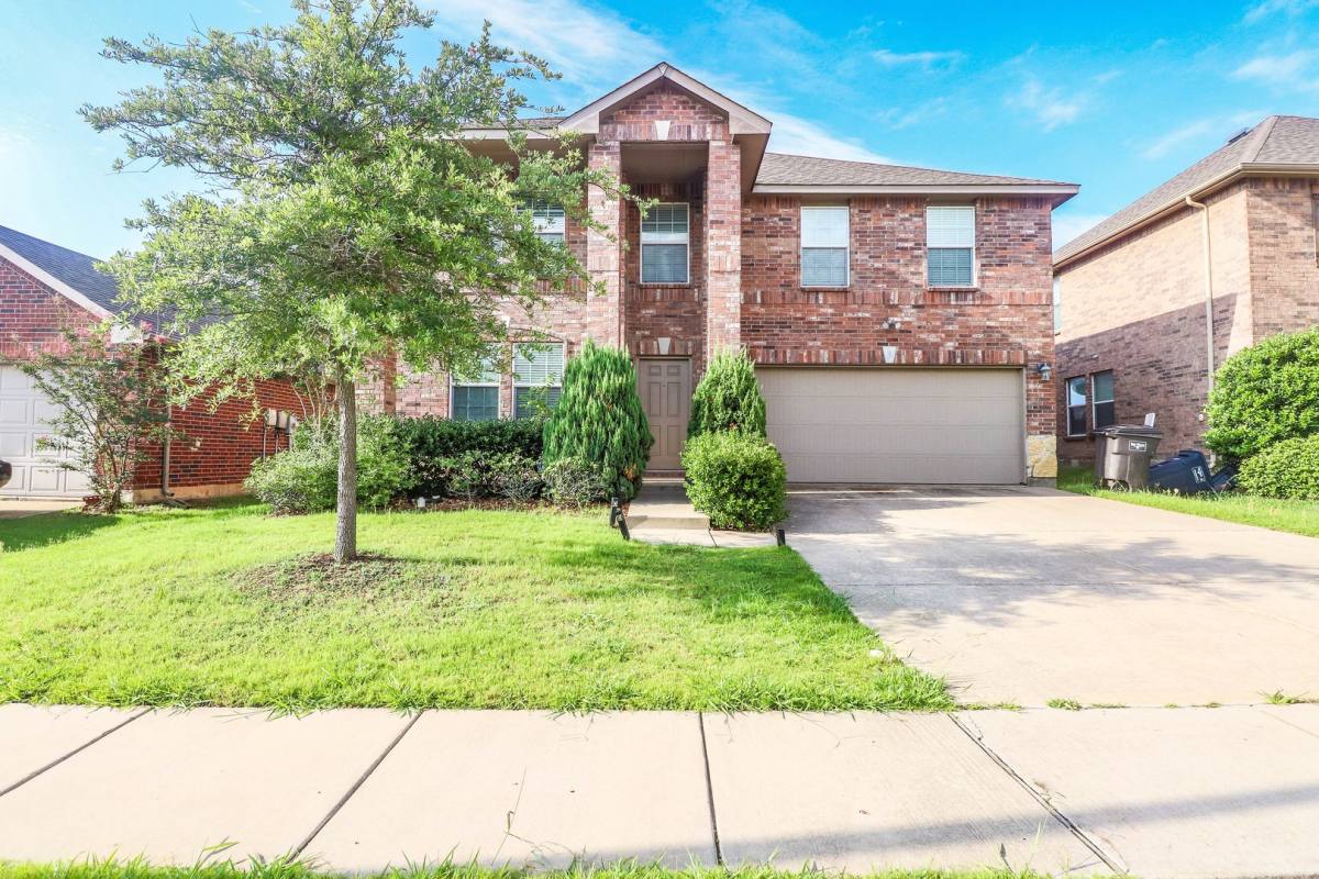 House for rent at 2324 Cavalry Dr, Fort Worth, TX 76177