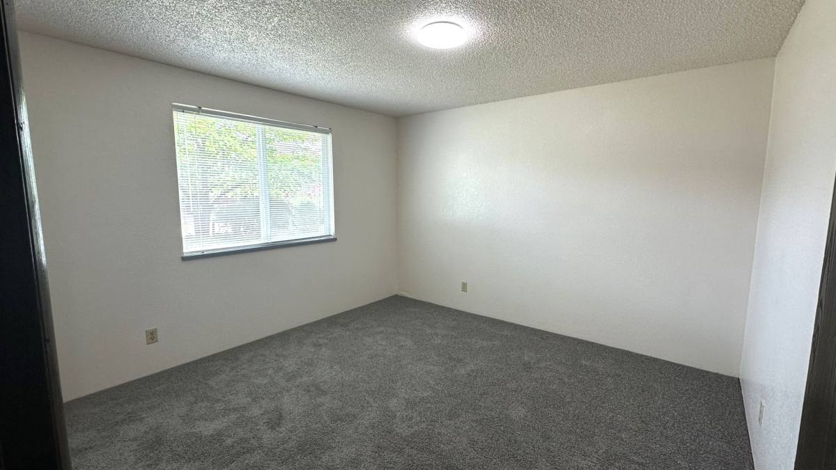 House for rent at 257 Kermanshah St, Roseburg, OR 97471