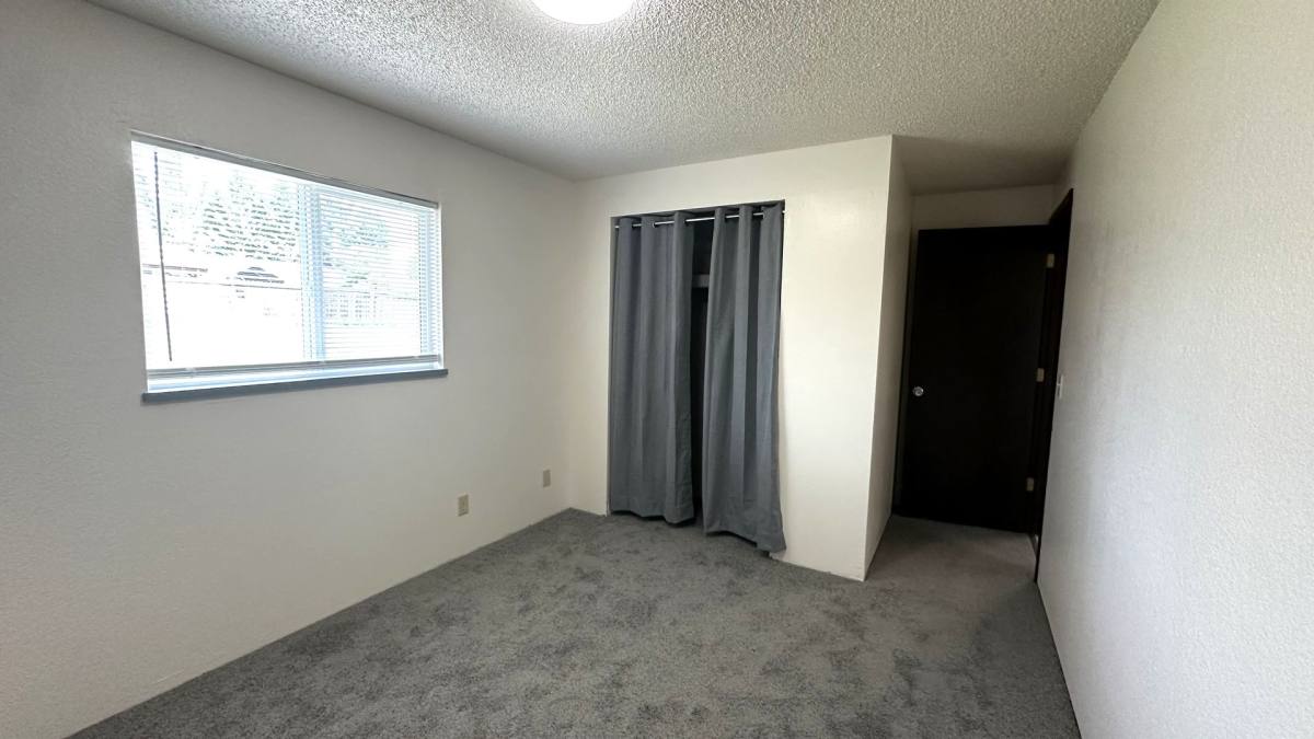 House for rent at 257 Kermanshah St, Roseburg, OR 97471
