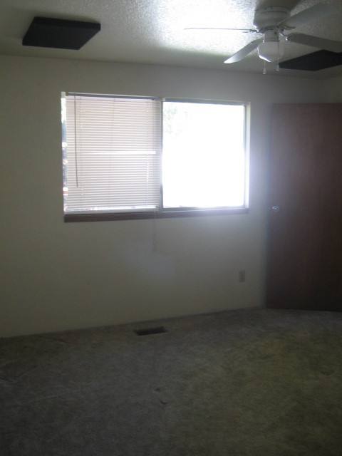 House for rent at 1113 NE Grandview Dr, Roseburg, OR 97470