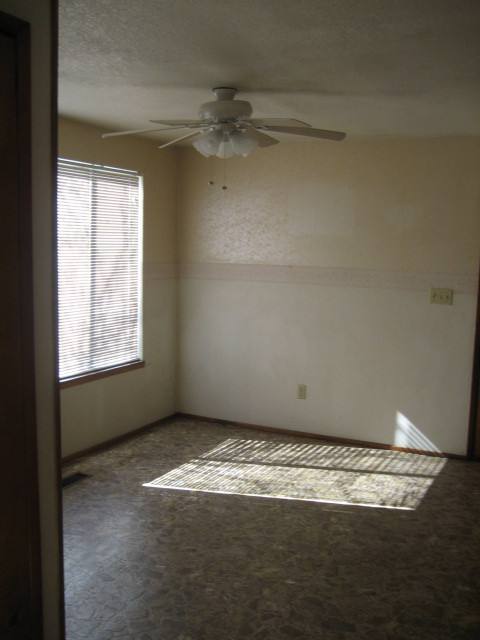 House for rent at 1113 NE Grandview Dr, Roseburg, OR 97470