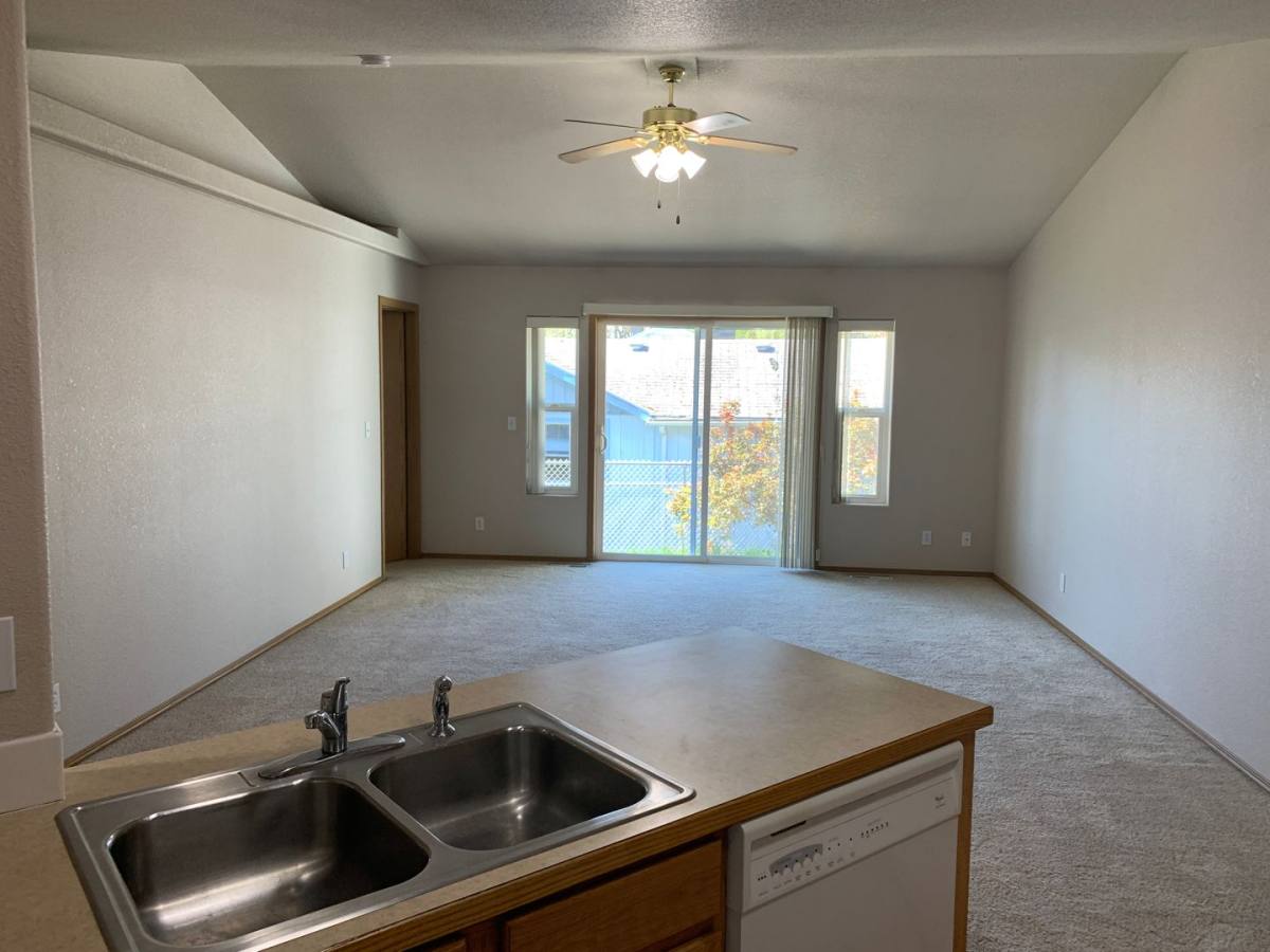 Apartment for rent at 3696 & 3698 Joe Ave, Roseburg, OR 97471
