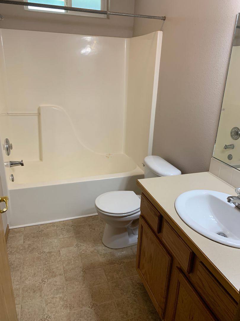 Apartment for rent at 3696 & 3698 Joe Ave, Roseburg, OR 97471