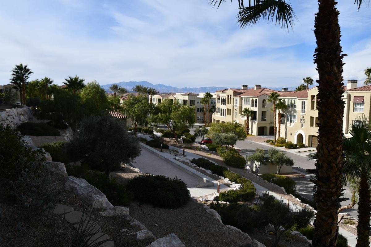 Condo for rent at 2555 Hampton Rd, Henderson, NV 89052