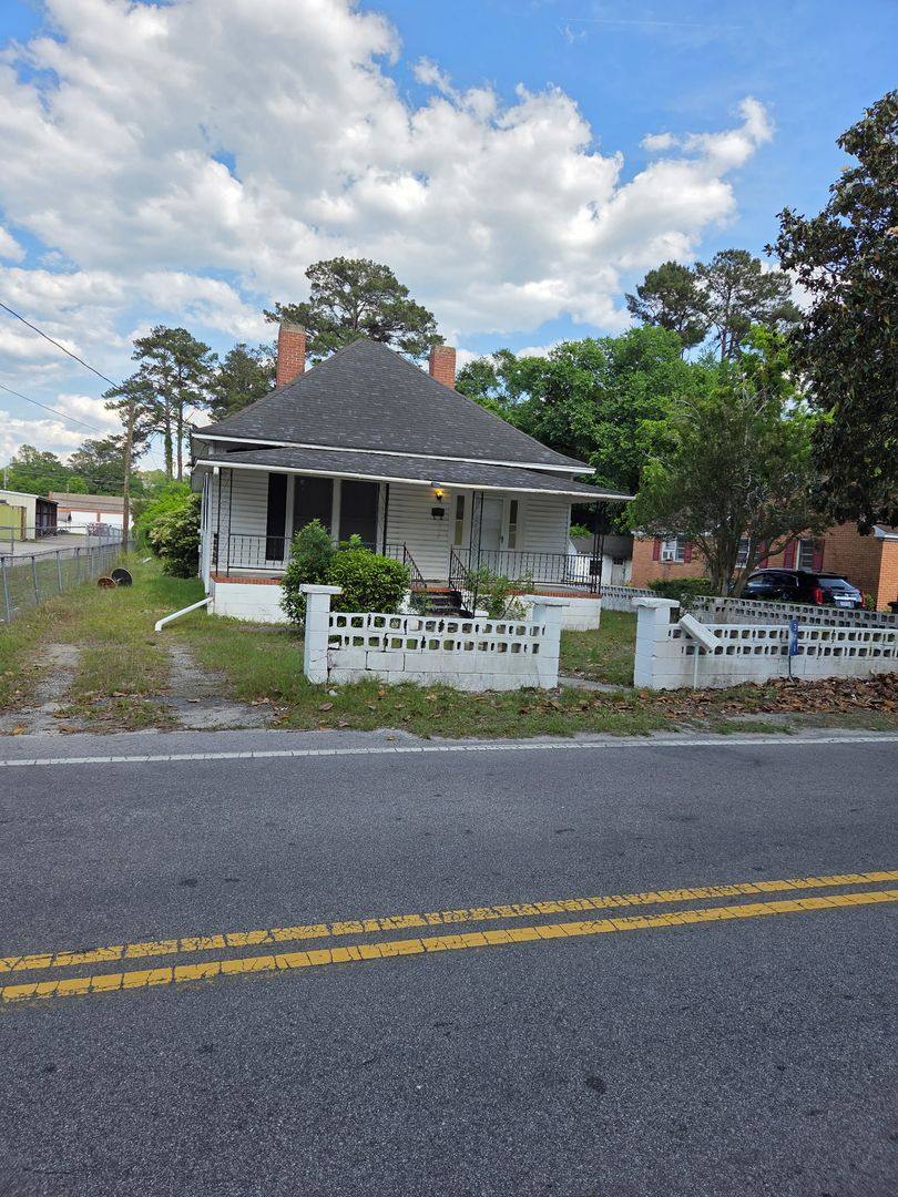 House for rent at 371 Bridge St, Bamberg, SC 29003