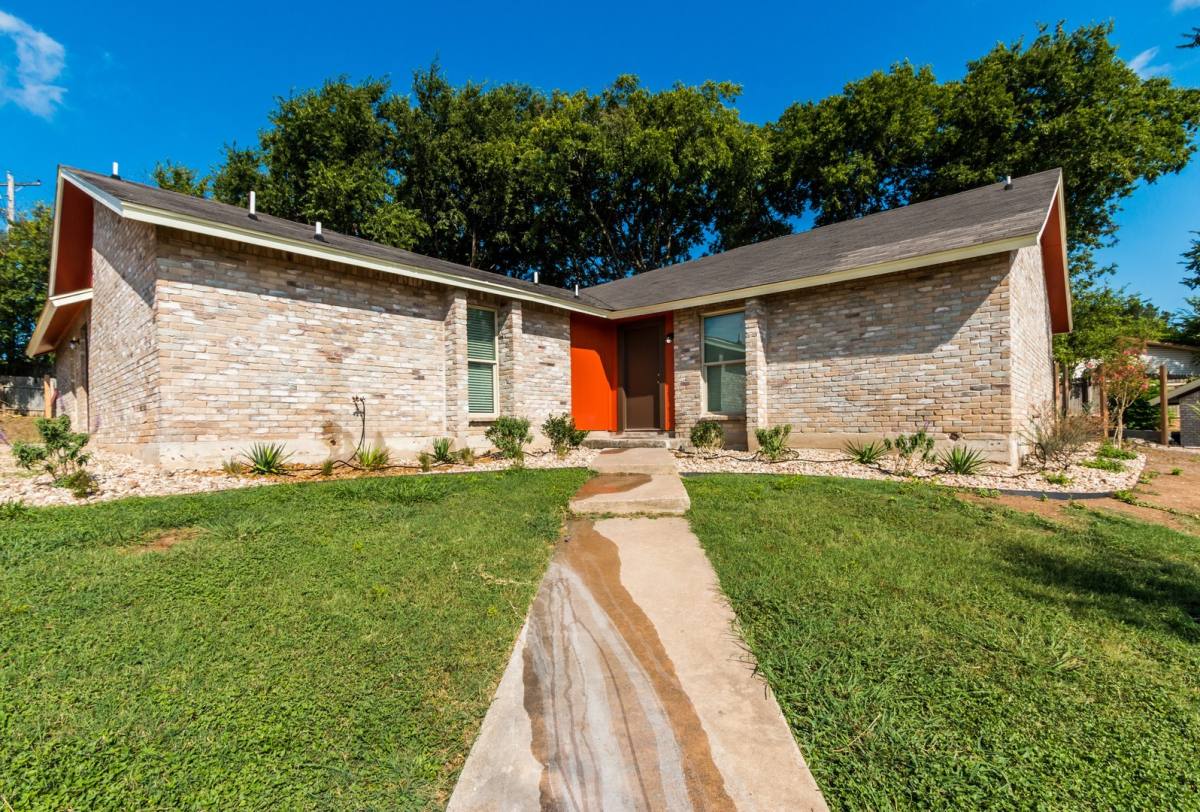 Townhouse for rent at 1900 Valley Hill Circle, Austin, TX 78741