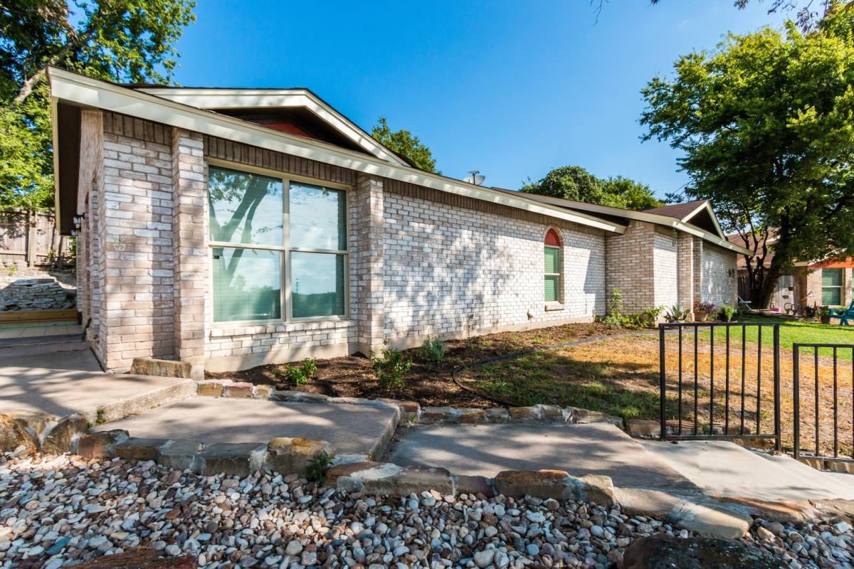Townhouse for rent at 1900 Valley Hill Circle, Austin, TX 78741