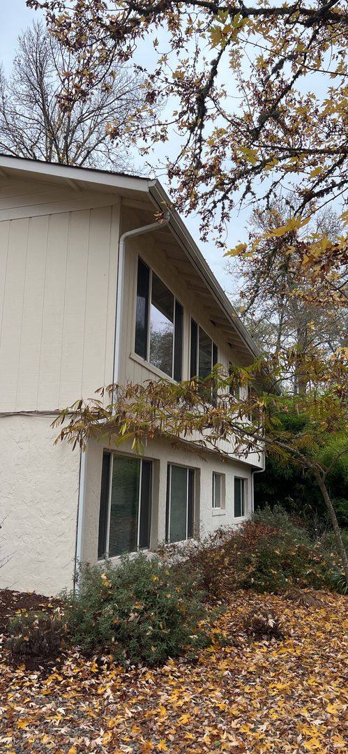 Apartment for rent at 2187 & 2189 NW N Hill Dr, Grants Pass, OR 97526