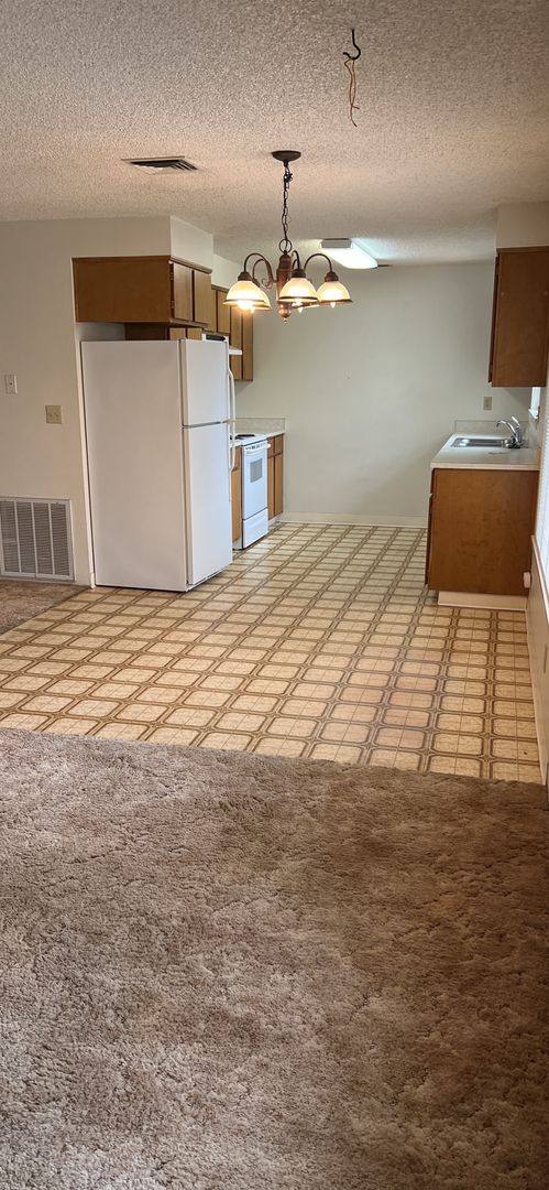 Apartment for rent at 2187 & 2189 NW N Hill Dr, Grants Pass, OR 97526