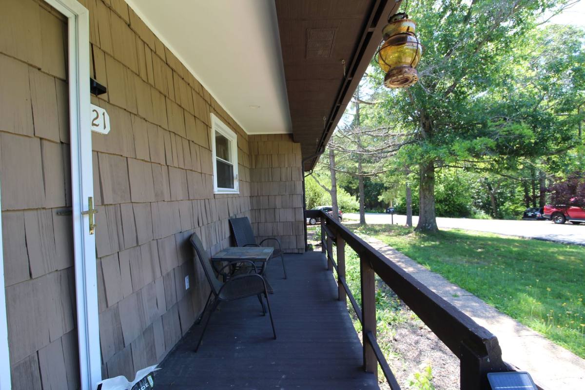 House for rent at 221 Alleghany Dr, McGaheysville, VA 22840