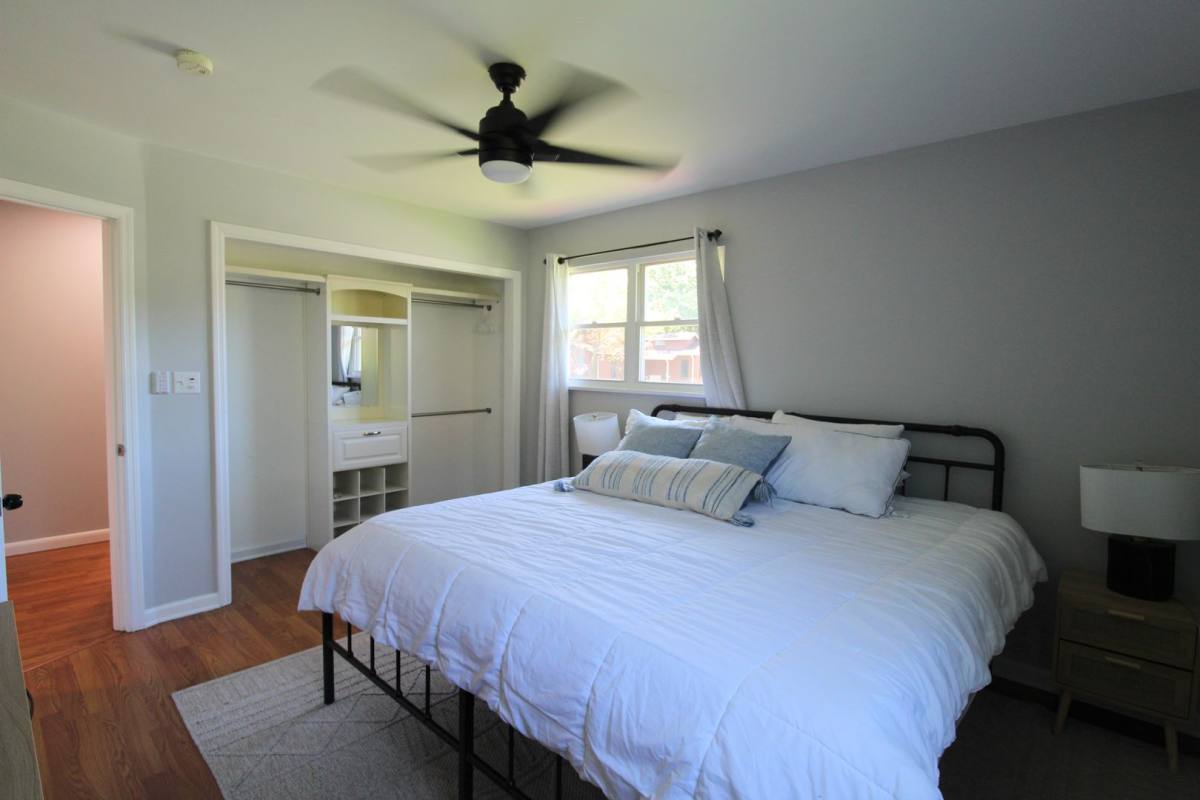 House for rent at 221 Alleghany Dr, McGaheysville, VA 22840