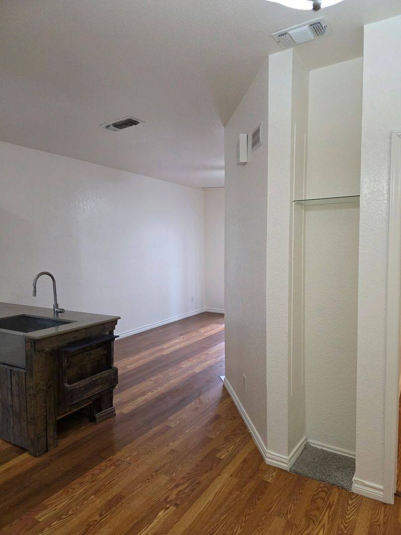 Condo for rent at 4800 W Lovers Lane #512, Dallas, TX 75209