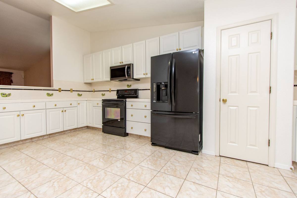 House for rent at 19526 Dover Dr, Hilmar, CA 95324