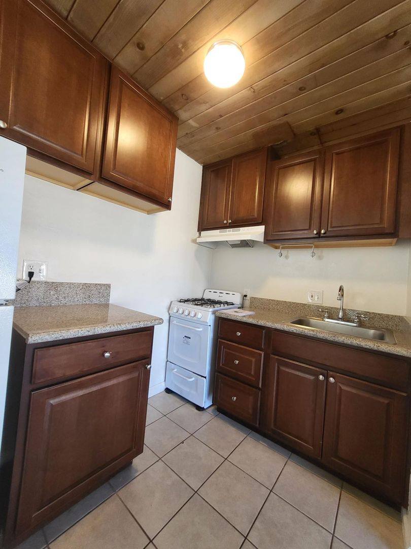 Apartment for rent at 4080 Lamont St, San Diego, CA 92109