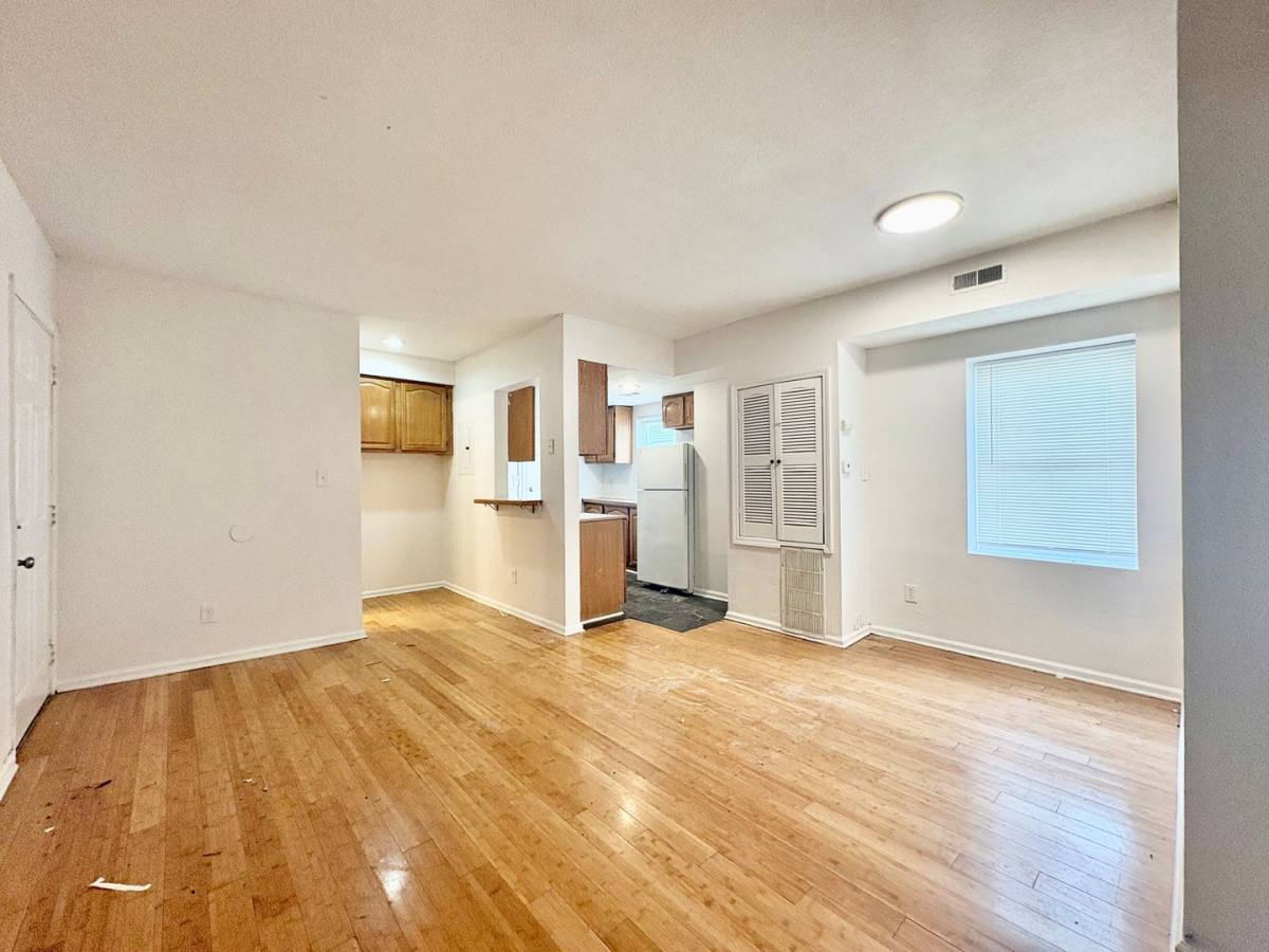 Apartment for rent at 3421 Wyandotte St, Kansas City, MO 64111