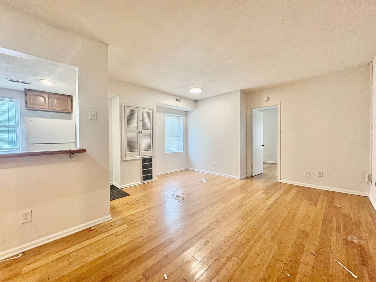 Apartment for rent at 3421 Wyandotte St, Kansas City, MO 64111