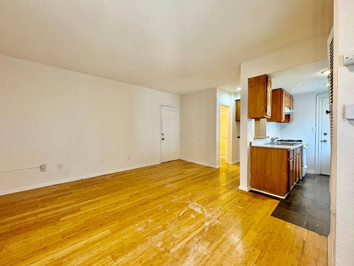 Apartment for rent at 3421 Wyandotte St, Kansas City, MO 64111