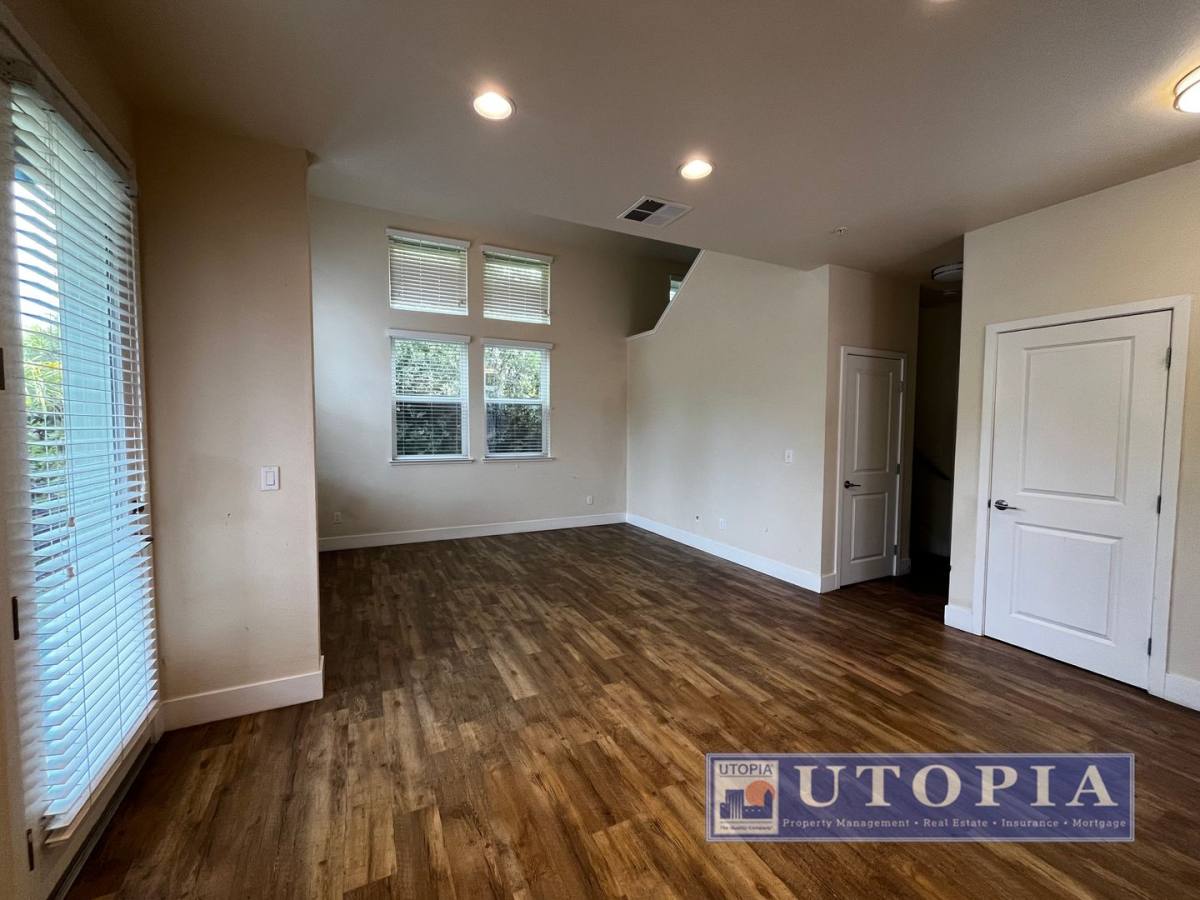 Townhouse for rent at 113 Jacobs Lane, Santa Cruz, CA 95062