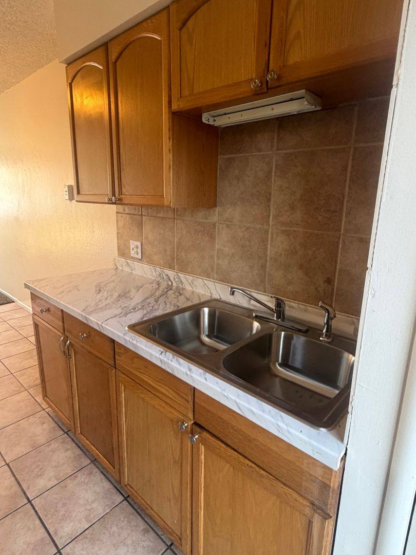 Apartment for rent at 2011 Parker Place, Hanford, CA 93230