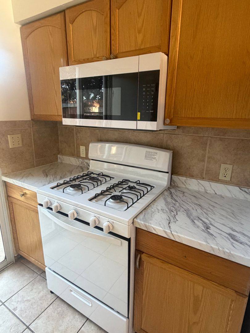 Apartment for rent at 2011 Parker Place, Hanford, CA 93230
