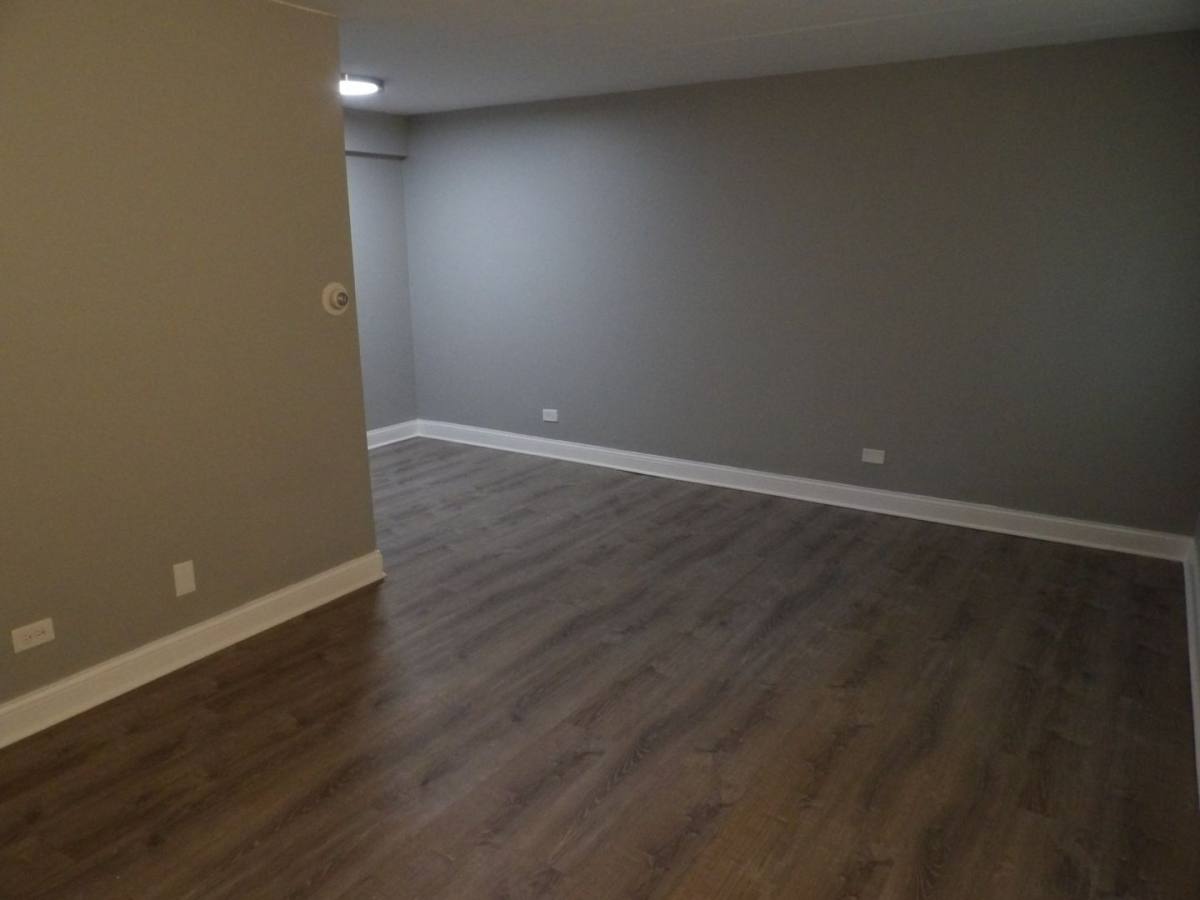 Apartment for rent at 7806-7812 S Troy St, Chicago, IL 60652