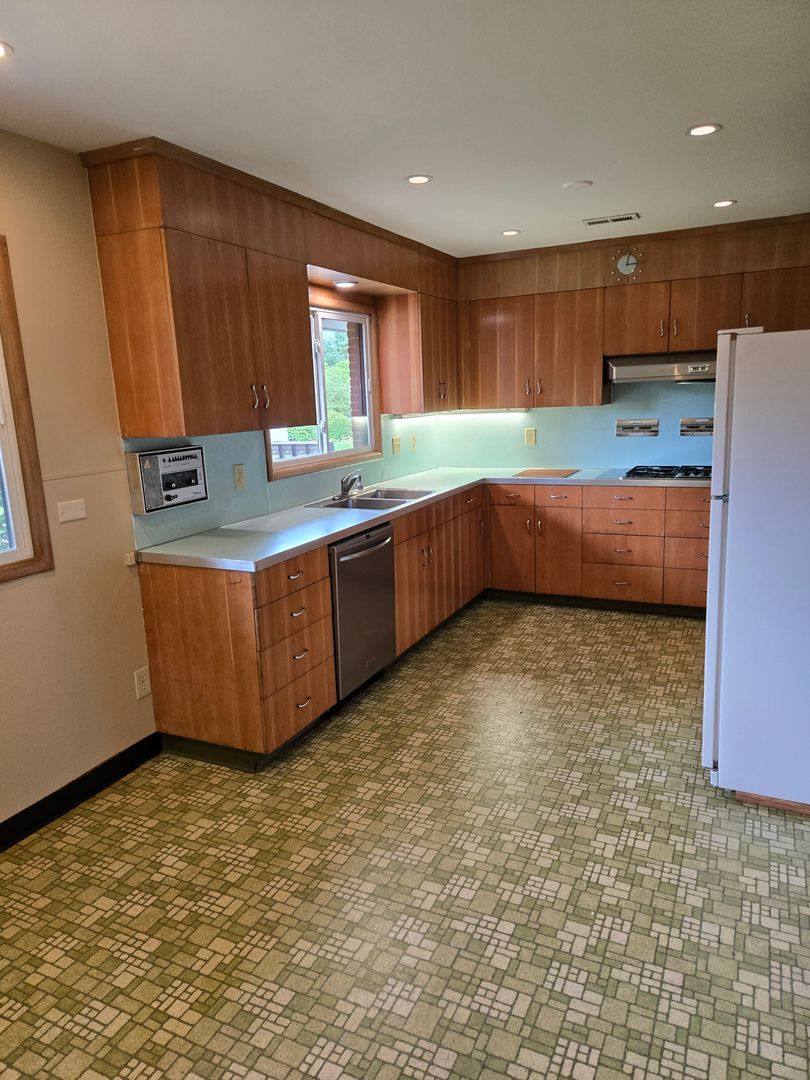 Townhouse for rent at 11440 NE Morris St, Portland, OR 97220