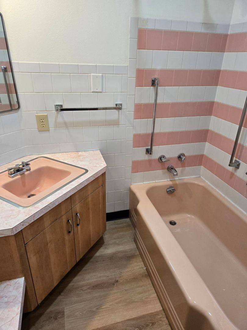 Townhouse for rent at 11440 NE Morris St, Portland, OR 97220