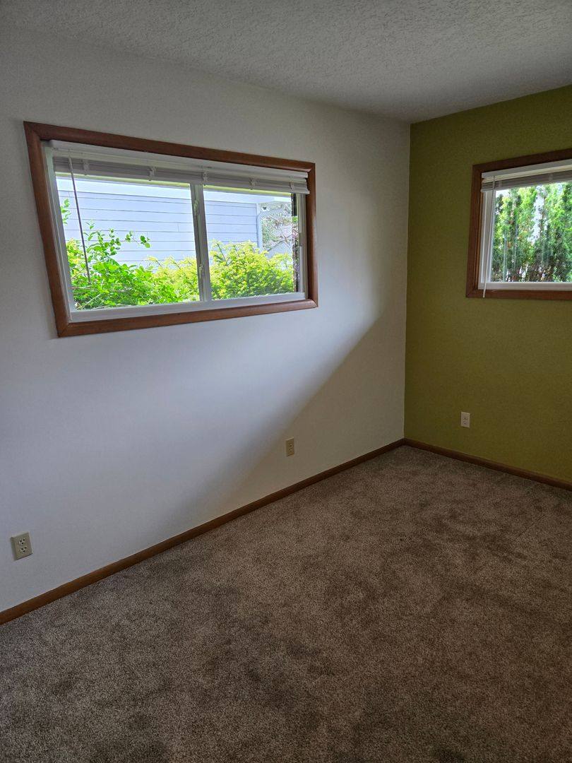 Townhouse for rent at 11440 NE Morris St, Portland, OR 97220
