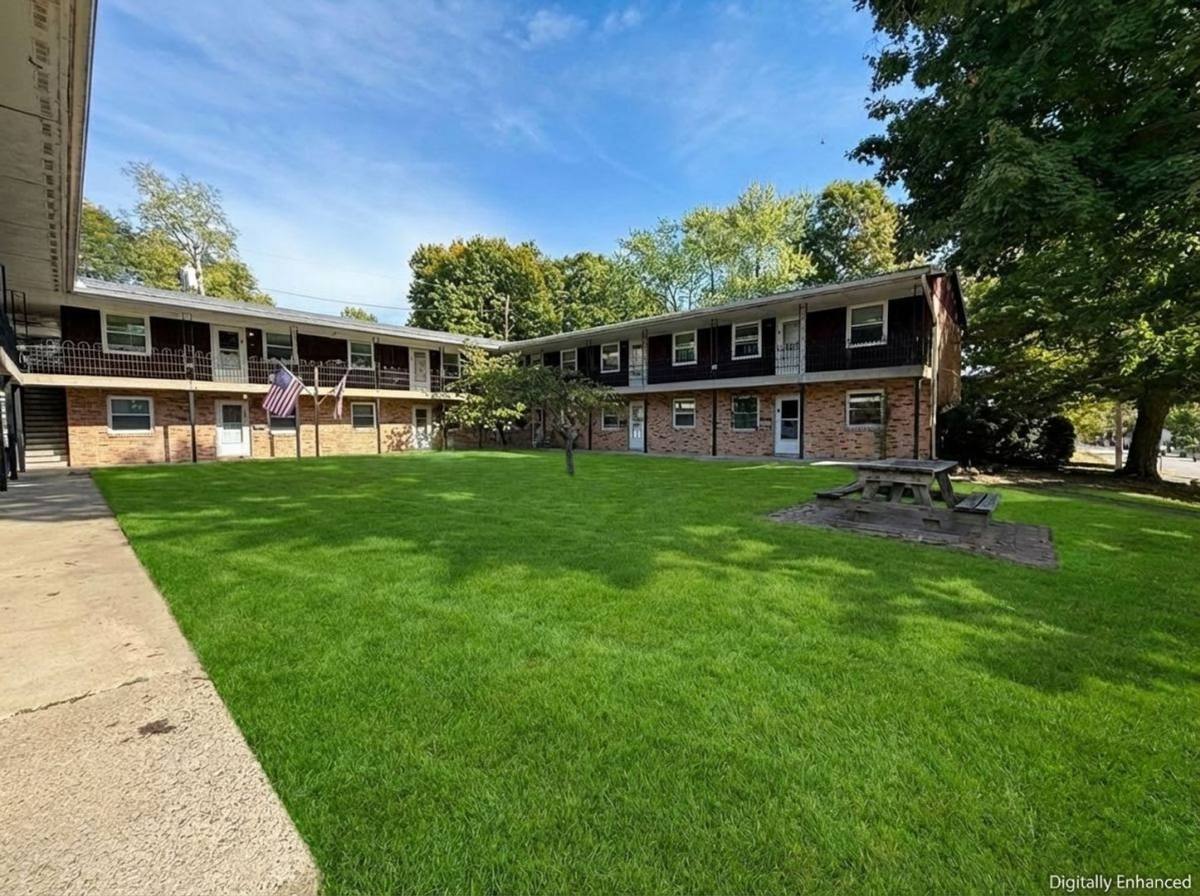 Apartment for rent at 408 W Main St, Wabash, IN 46992