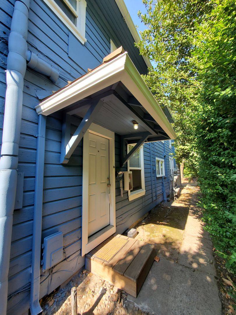 Apartment for rent at 703 SW 15th St, Corvallis, OR 97333