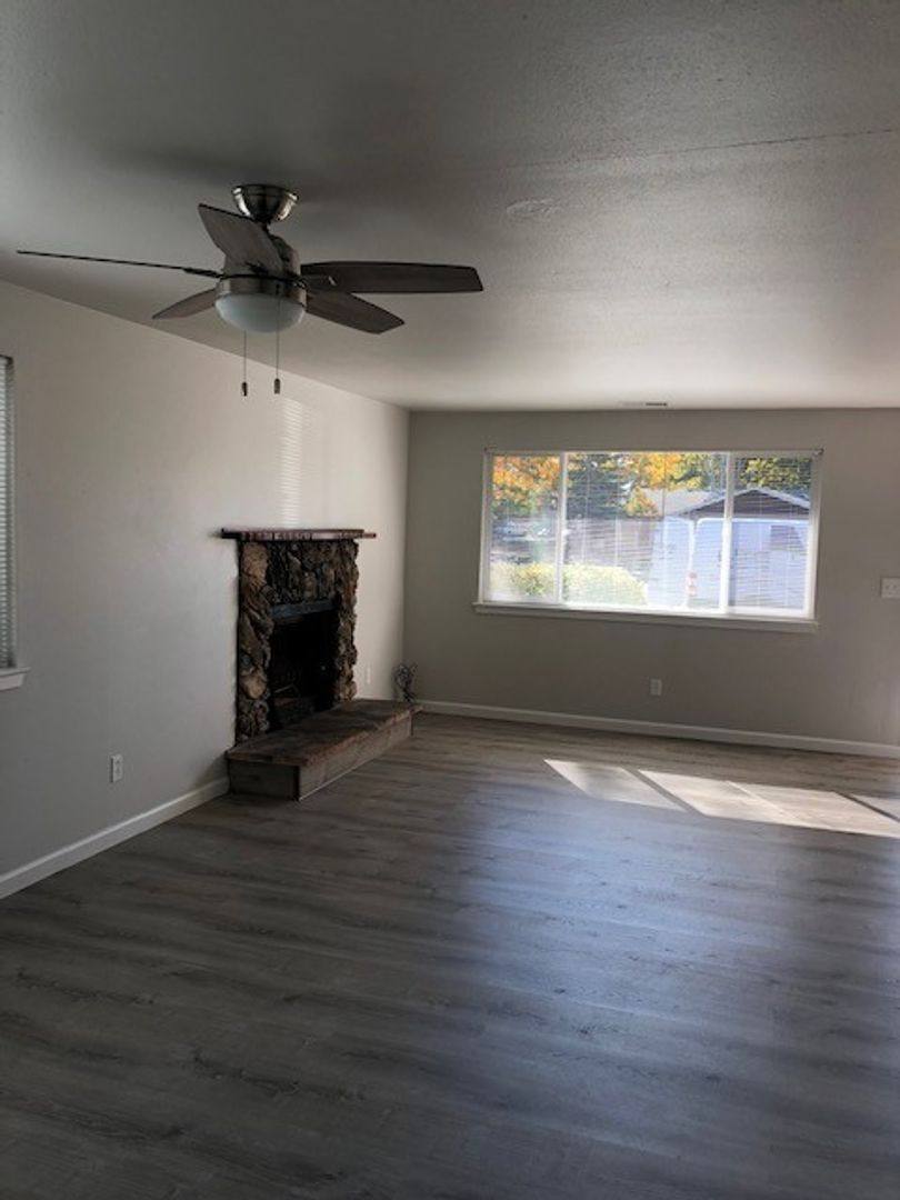 Apartment for rent at 2515, 2517, 2601-2617 Prairie Place SE, Albany, OR 97322