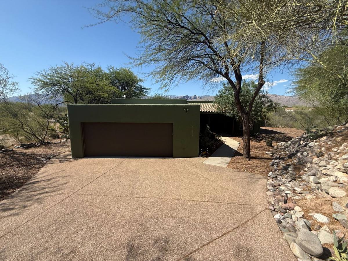 House for rent at 9731 E Kleindale Rd, Tucson, AZ 85749