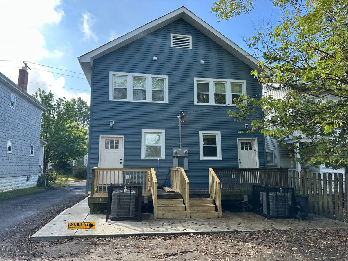 Townhouse for rent at 184 E Tompkins St, Columbus, OH 43202