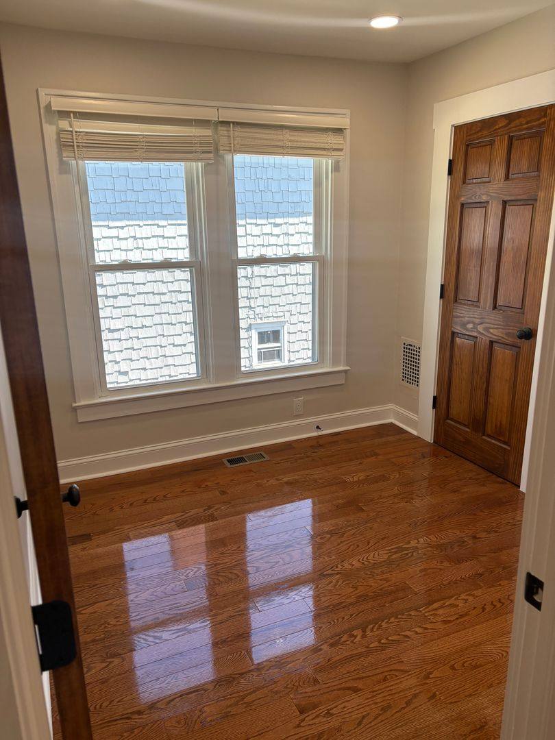 Townhouse for rent at 184 E Tompkins St, Columbus, OH 43202
