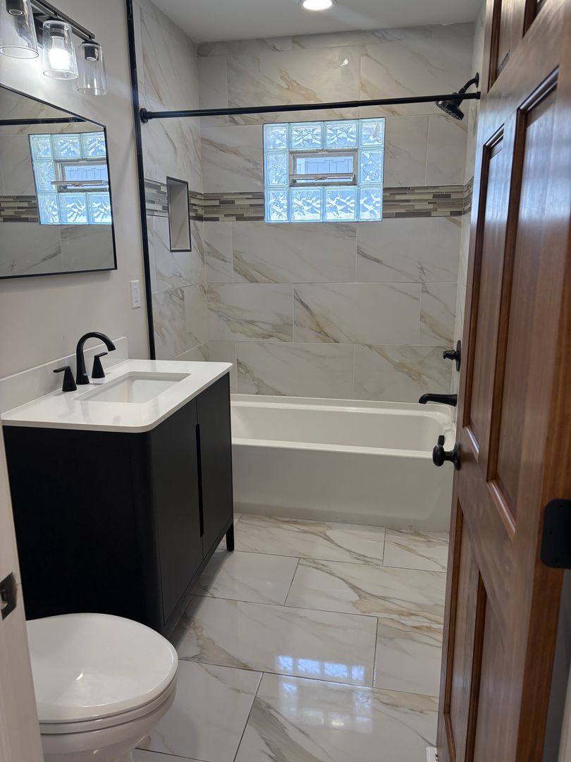 Townhouse for rent at 184 E Tompkins St, Columbus, OH 43202