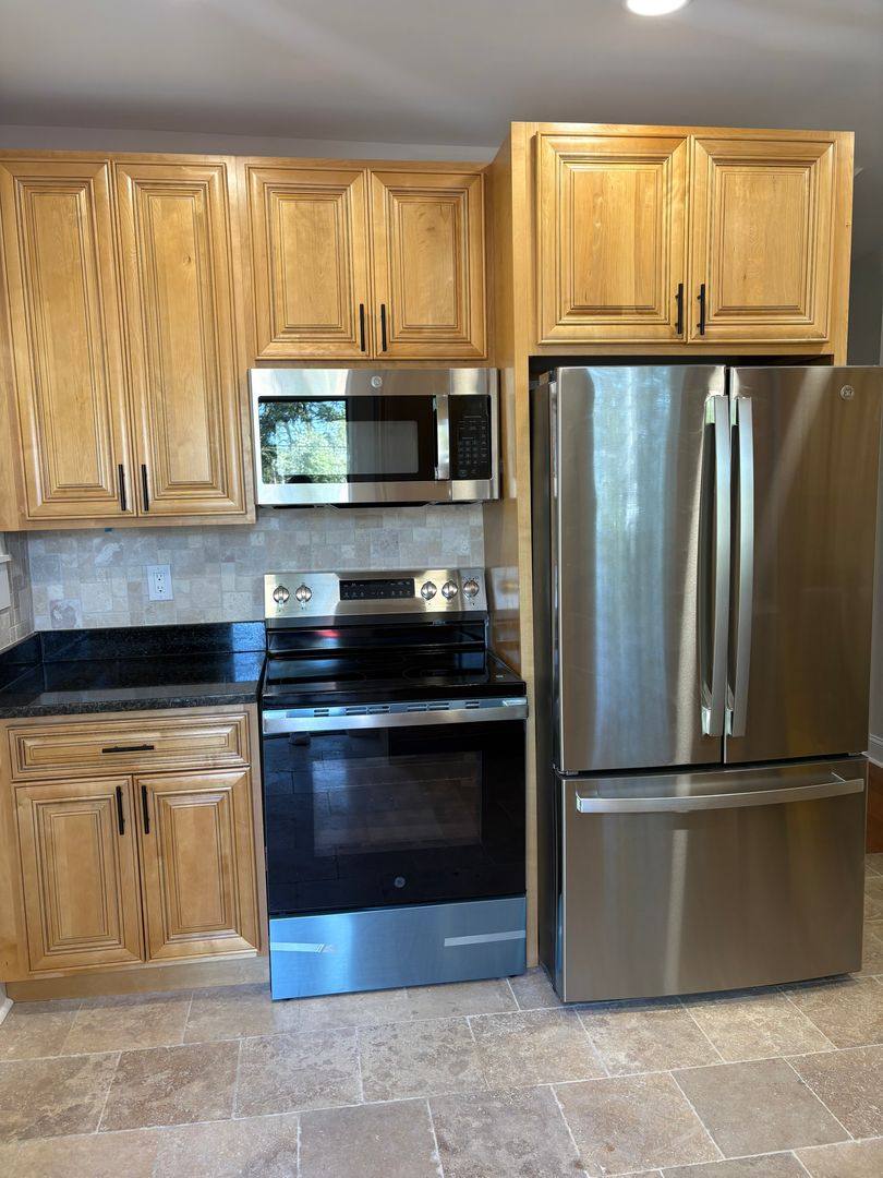 Townhouse for rent at 184 E Tompkins St, Columbus, OH 43202