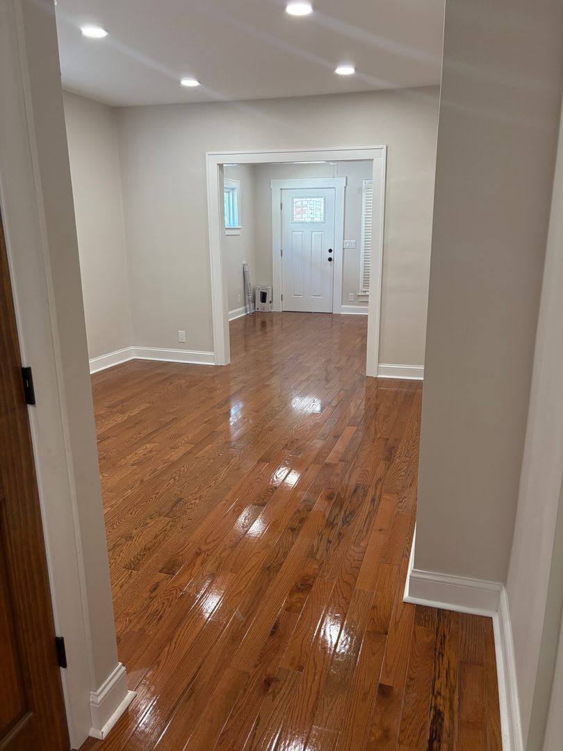 Townhouse for rent at 184 E Tompkins St, Columbus, OH 43202