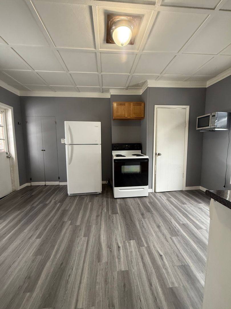 Apartment for rent at 42 Woodward Ave, Gloversville, NY 12078
