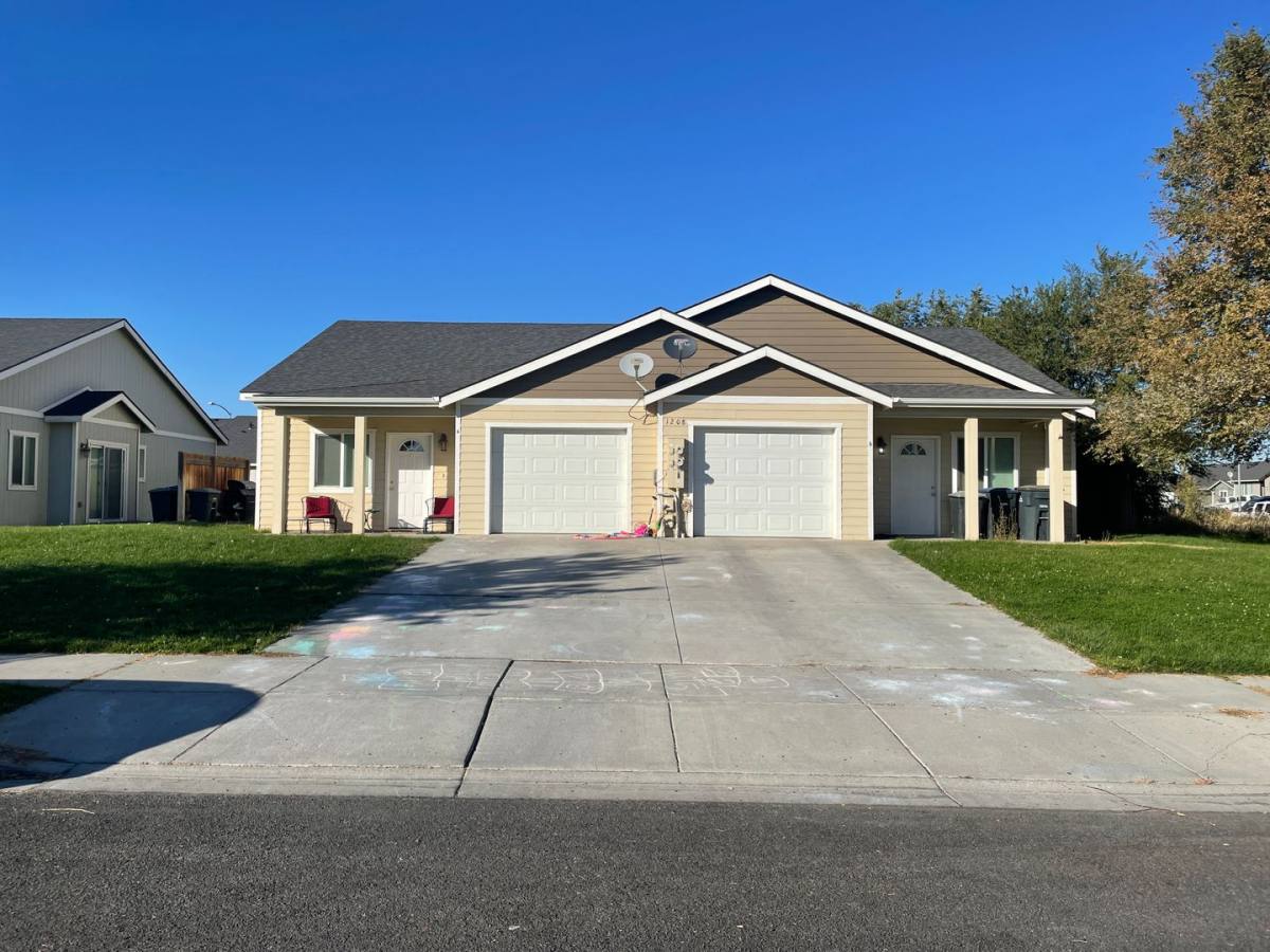 Apartment for rent at 1208 Malaga, Moses Lake, WA 98837
