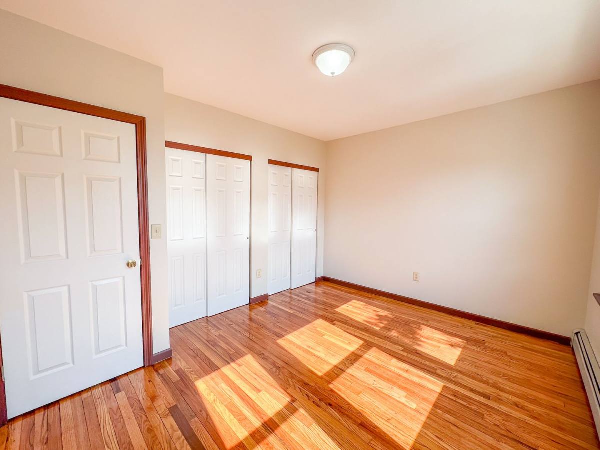 Apartment for rent at 15-17 Dorothy St, Hartford, CT 06106