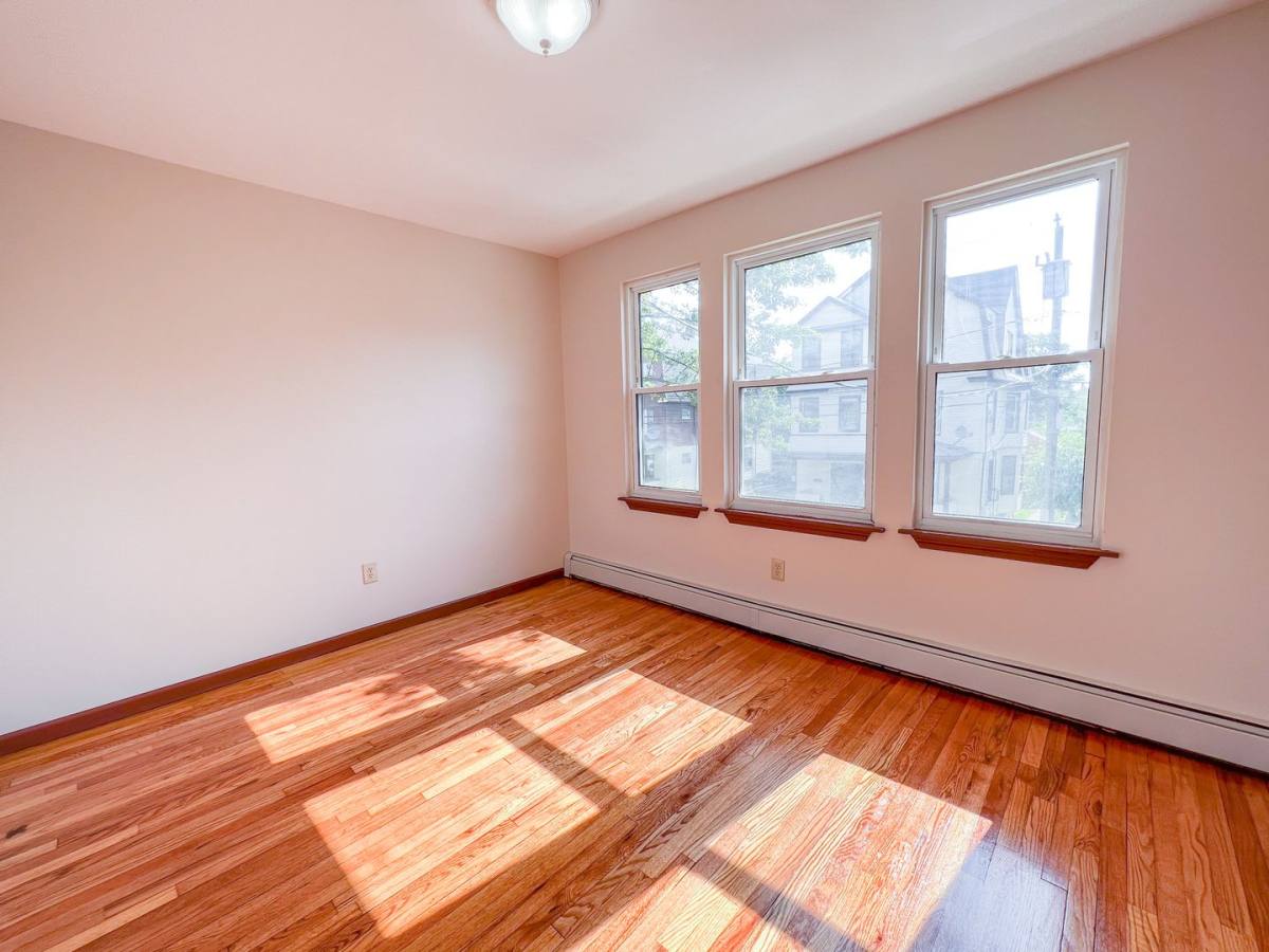 Apartment for rent at 15-17 Dorothy St, Hartford, CT 06106