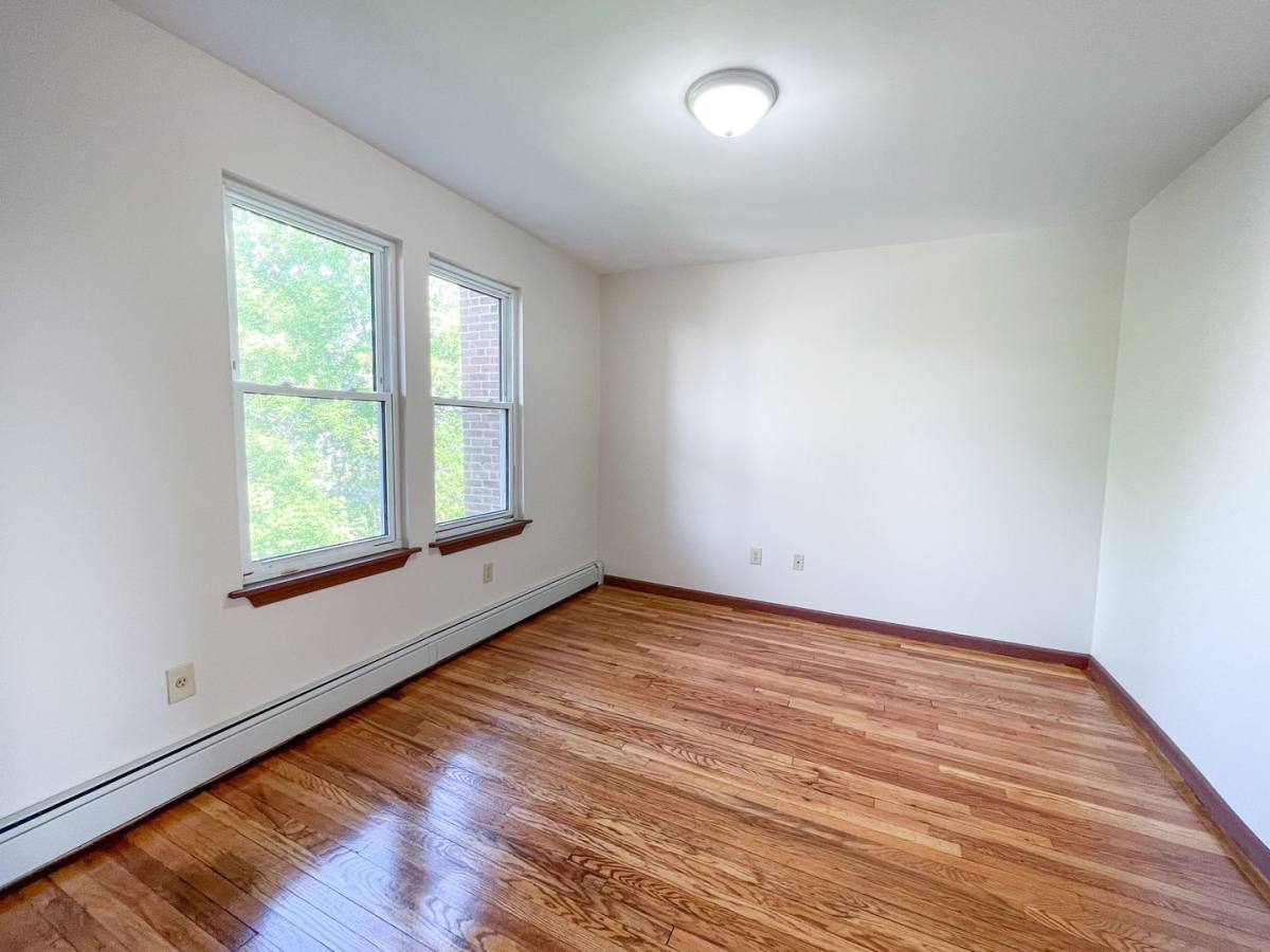 Apartment for rent at 15-17 Dorothy St, Hartford, CT 06106