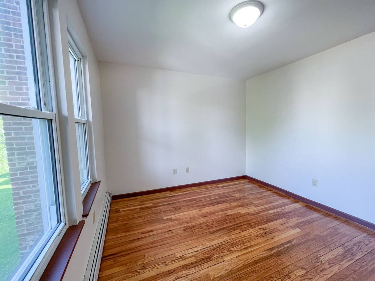 Apartment for rent at 15-17 Dorothy St, Hartford, CT 06106