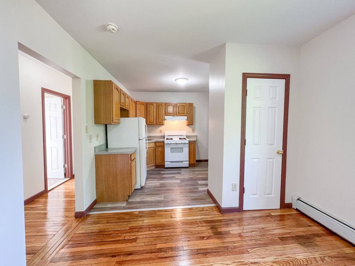 Apartment for rent at 15-17 Dorothy St, Hartford, CT 06106