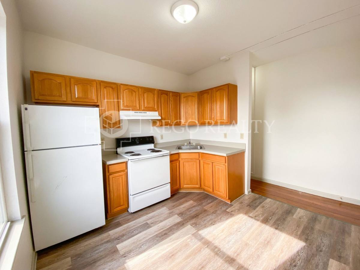 Apartment for rent at 277 Buckingham St, Hartford, CT 06106