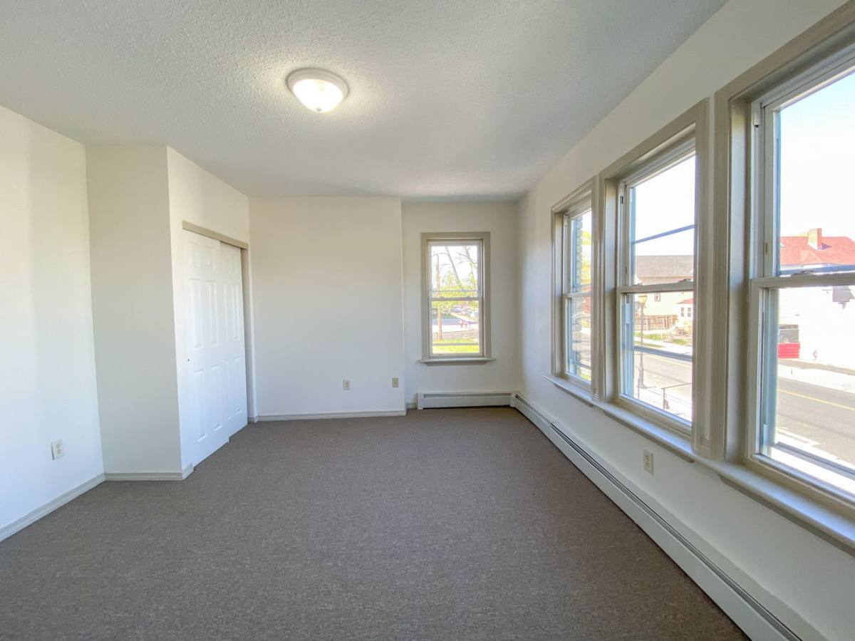 Apartment for rent at 9-17 Webster St, Hartford, CT 06114