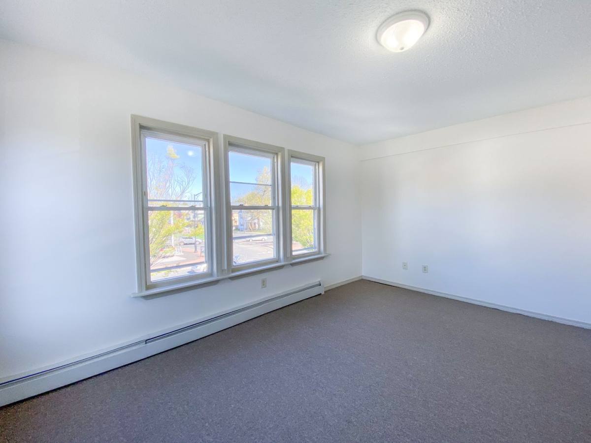 Apartment for rent at 9-17 Webster St, Hartford, CT 06114