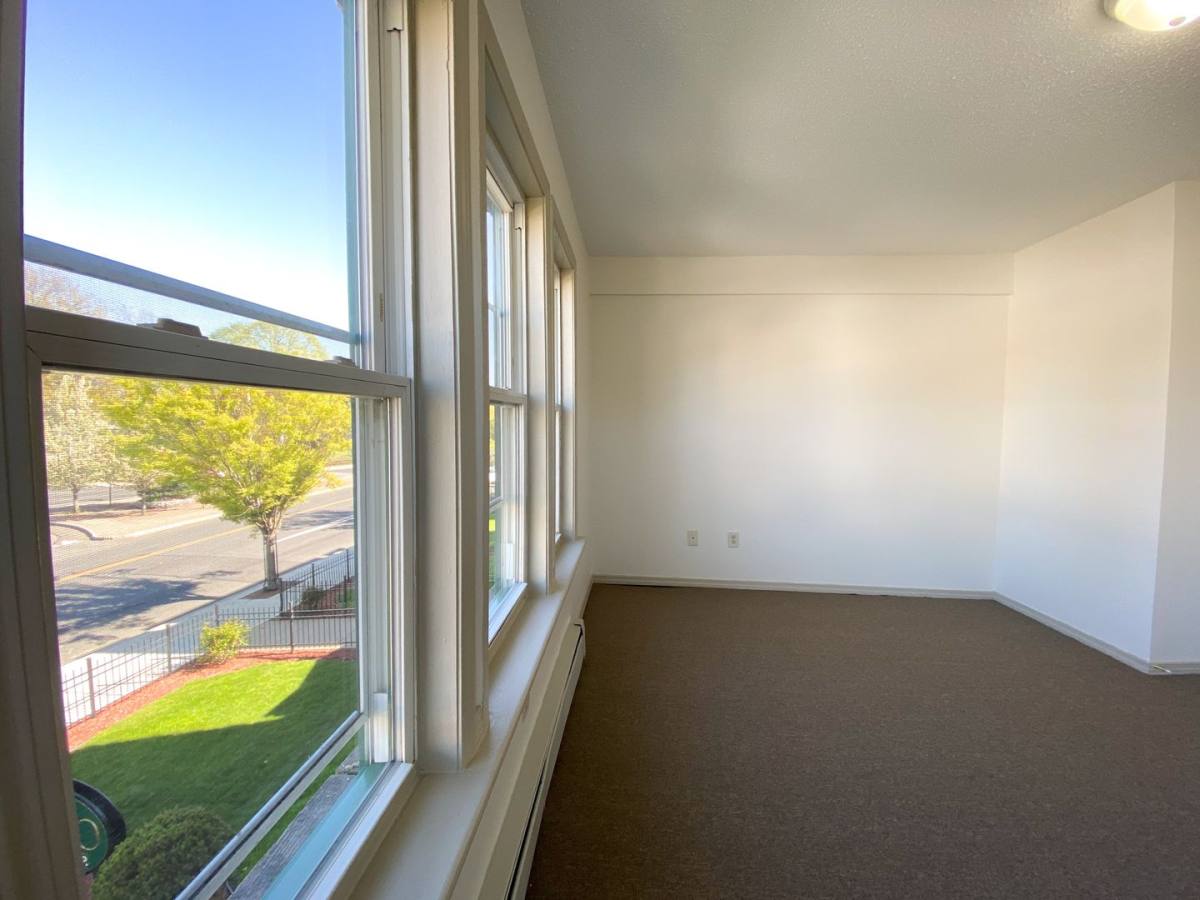 Apartment for rent at 9-17 Webster St, Hartford, CT 06114